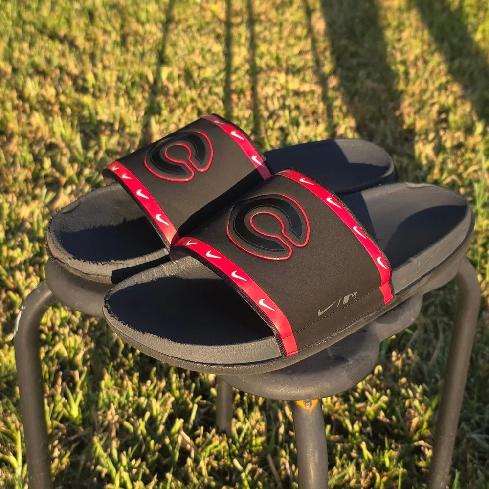 Nike Offcourt MLB Cincinnati Reds Slides Mens Black Red Revive Foam Sandals